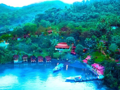 Bastianos Lembeh Dive Resort, Airtembaga