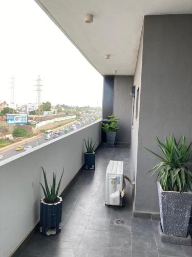 Luxurious Apt with Rooftop Pool in Grand-Yoff