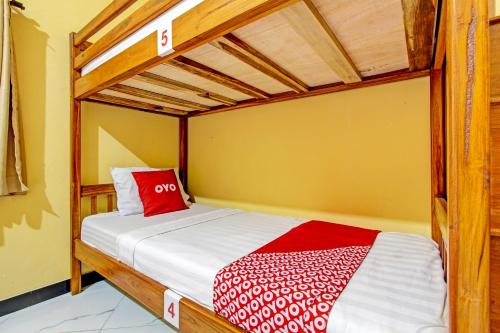 Standard Single Room room in Hotel O Puri Adem 86 Syariah BunkbedNearMerapi Golf Club