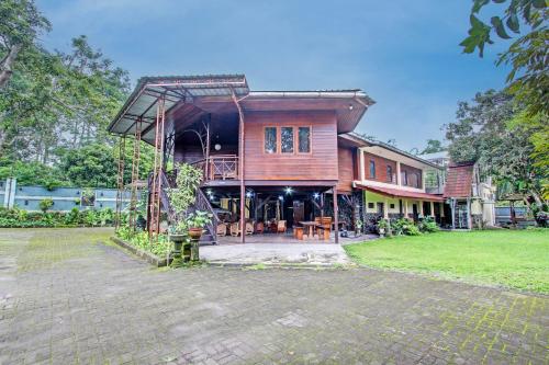 Entrance, Hotel O Puri Adem 86 Syariah BunkbedNearMerapi Golf Club in Kaliurang