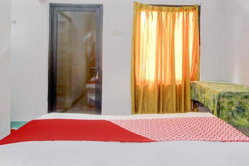 Standard Double Room image 5