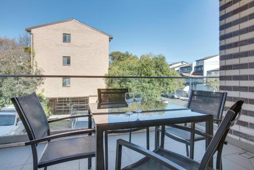 Cosy 1-Bedroom Apartment Close to the City - main image