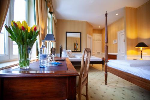 Hotel Niederlandischer Hof in شويرن