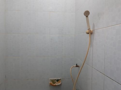 호텔 O 인탄 홈스테이, 아누그라 시나르 라우탄 근처 - 화장실
