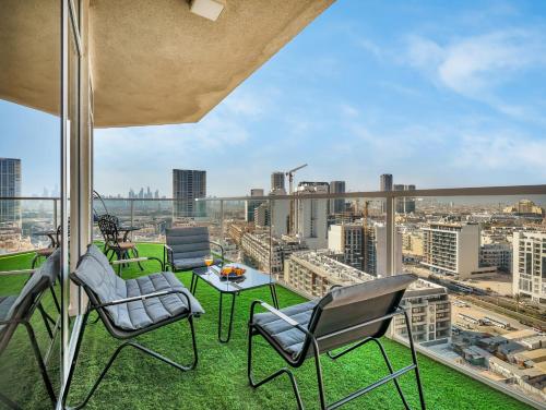 SmartStay at Zaya Hameni - Modern Luxury Apartments - Unique in JVC - image 8