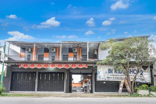 Entrance, OYO 93900 Guest House Cinta Damai in Slawi
