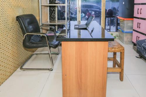 Hotel O Ciputat Near Apartment Green Lake View Ciputat