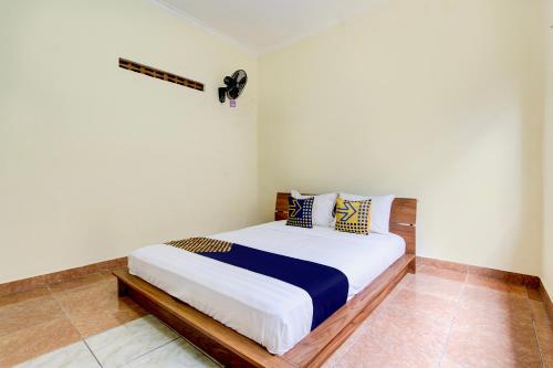 SPOT ON 93917 Homestay Adreena Syariah