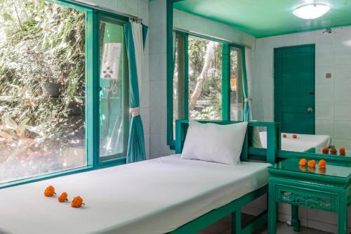 room detail thumbnail 0