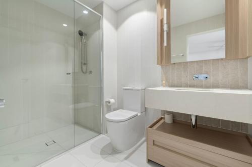 New 2BR Apt at Queens Wharf BNE - image 2