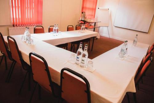 The Red Lion Hotel - image 7