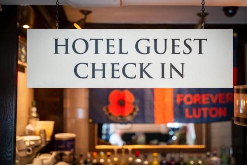 The Red Lion Hotel - image 12