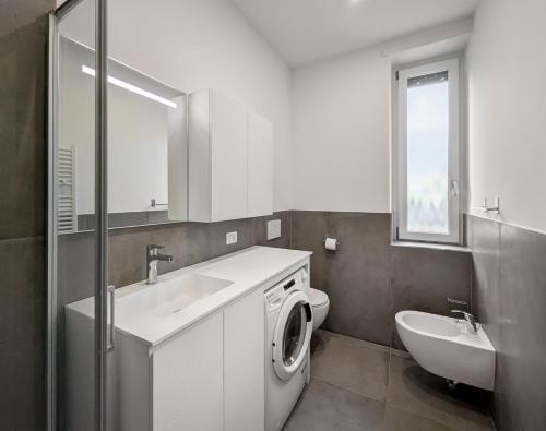 One-Bedroom Apartment image 10