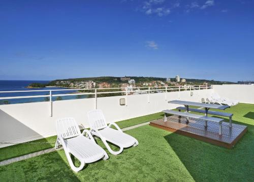 Stunning Ocean Views With Manly At Your Doorstep