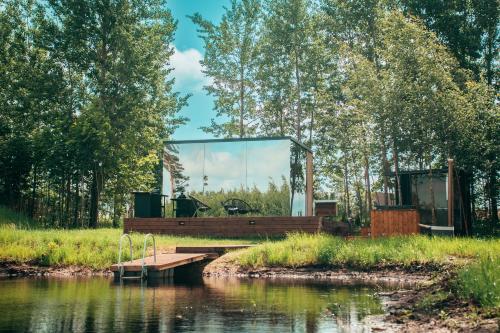 A környék, Mimpi Experience Peegelmajad in Saaritsa