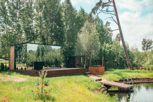 A környék, Mimpi Experience Peegelmajad in Saaritsa