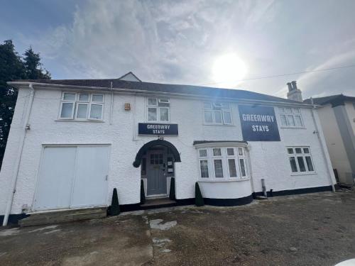 OYO Greenway Stays Hotel de charme West Ruislip Railway Station
