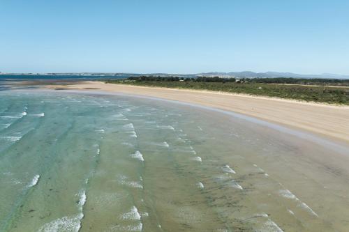 Greens Beach Caravan Park in Greens Beach