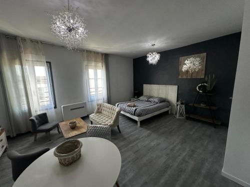 Le Caly - 2mn gare SNCF, hyper centre, WIFI-NETFLIX - Saint-Martin-de-Bernegoue