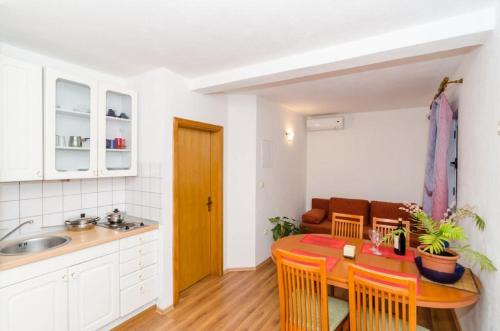 祖龍加公寓 (Apartments Zuronja) in 布達加維斯