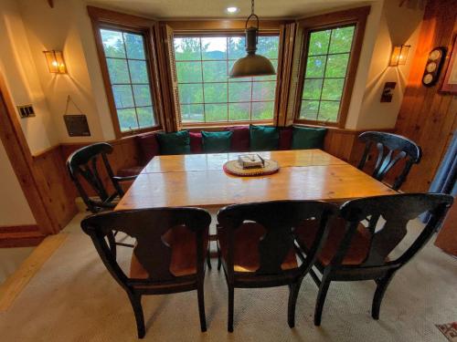 FC9 Renovated Bretton Woods slopeside condo with 2 living rooms foosball air hockey FC9 Renovated Bretton Woods slopeside condo with 2 living rooms foosball air hockey