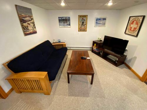 FC9 Renovated Bretton Woods slopeside condo with 2 living rooms foosball air hockey FC9 Renovated Bretton Woods slopeside condo with 2 living rooms foosball air hockey