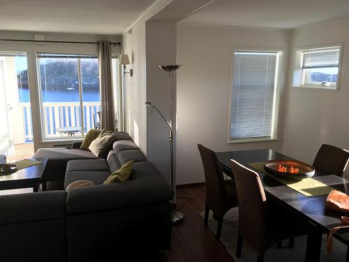 Apartment with 4 beds and stunning sea views, Henningsvaer (fotografie 9)