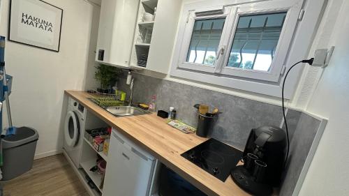 Appartement renove - Le Cosy a 150m de la mer near La Marine