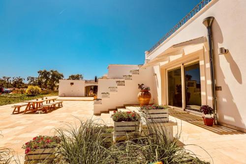 Villa Clive with Trullo Matto Plus in Pascarosa