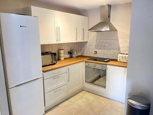 City Centre 2BR Apt - Balcony - Free Parking, Liverpool (photo 3)