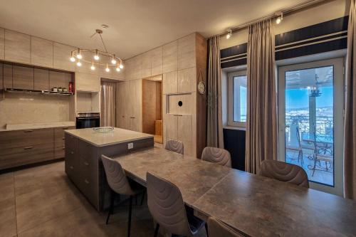 OrbachHouse Luxury Property in Kirjat Breslav