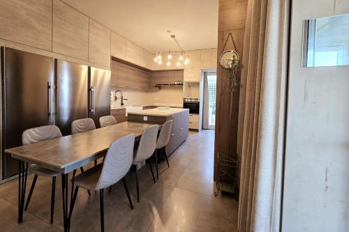 OrbachHouse Luxury Property in Kirjat Breslav