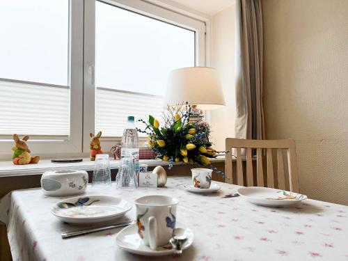 One-Bedroom Apartment image 7