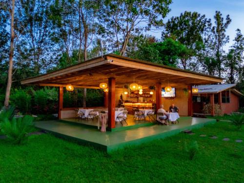 Restaurant, Shose Chalets, Farmhouse & Campsite in Moshi