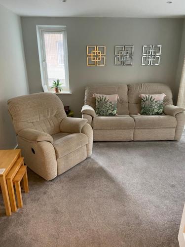 Two bedroom apartment set in communal gardens in Verwood