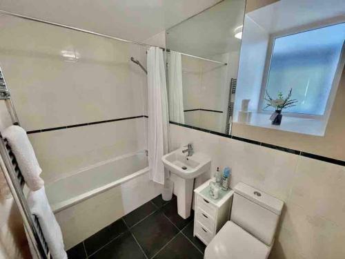 Two bedroom apartment set in communal gardens in Verwood