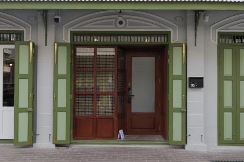 Entire Home 2BR 2BA Chinatown - Songwat, Bangkok (photo 7)