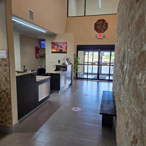 Karnes City Lodge By OYO Hwy 181 in Karnes City, USA