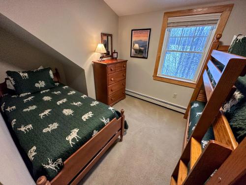 HL96 Single family home with views and lots of space Privacy convenience AC and style - image 13