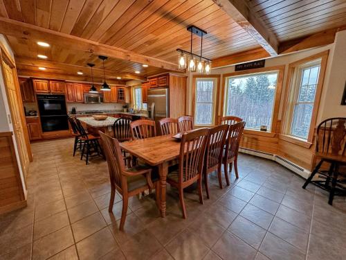 HL96 Single family home with views and lots of space Privacy convenience AC and style - image 11