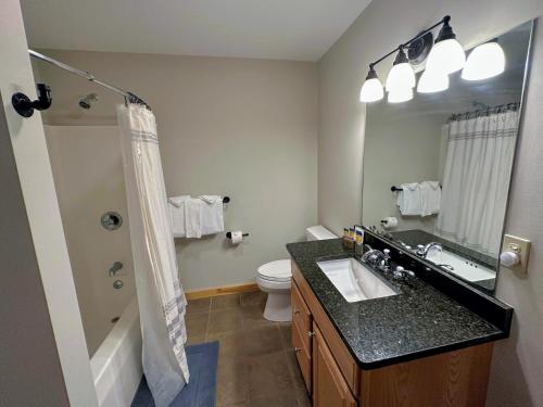 HL96 Single family home with views and lots of space Privacy convenience AC and style - image 8