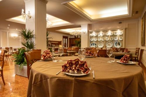 Étterem, Hotel Stendhal in Parma