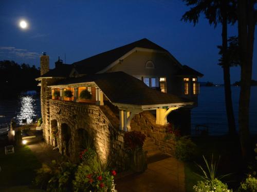 Lake George Boathouse Waterfront Lodging