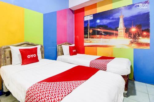 Deluxe Twin Room image 6