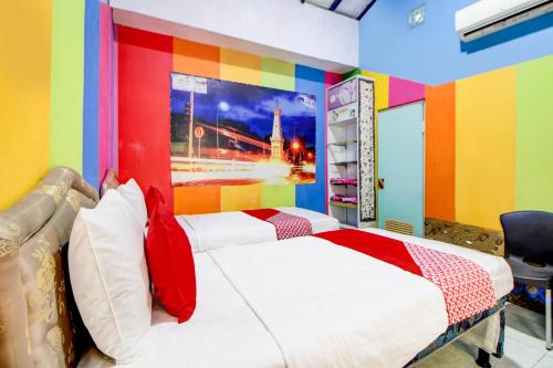Deluxe Twin Room image 7