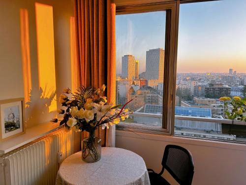 Large charming studio in Paris