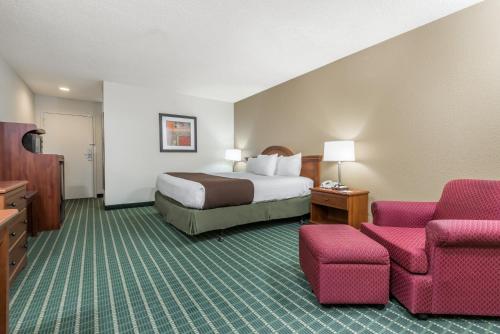 Baymont by Wyndham Kokomo - image 28