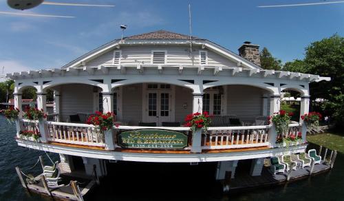 Lake George Boathouse Waterfront Lodging