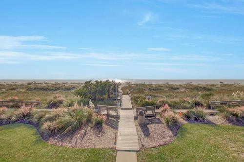 Mariners Walk 4C by Wild Dunes, Ocean View Condo in Isle of Palms, USA