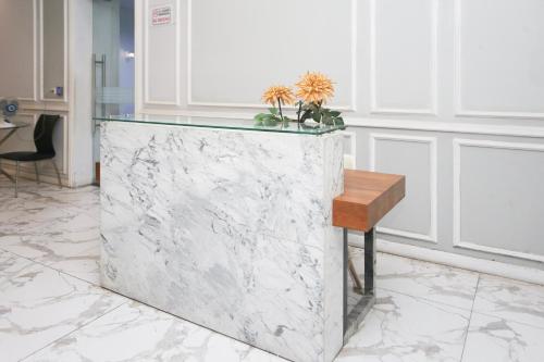 Lobby, Collection O metroploitian park Serviced Apartmen in North Bekasi